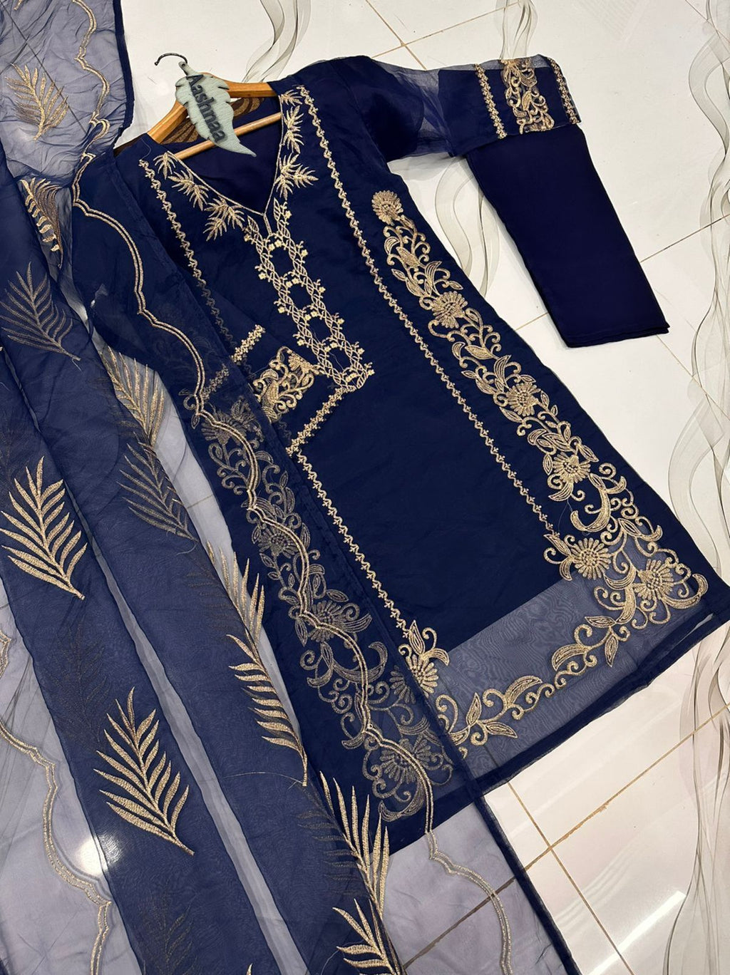 Elegant 3Pc Organza Embroidered Suit with Leaves Design Dupatta & Crepe Trouser